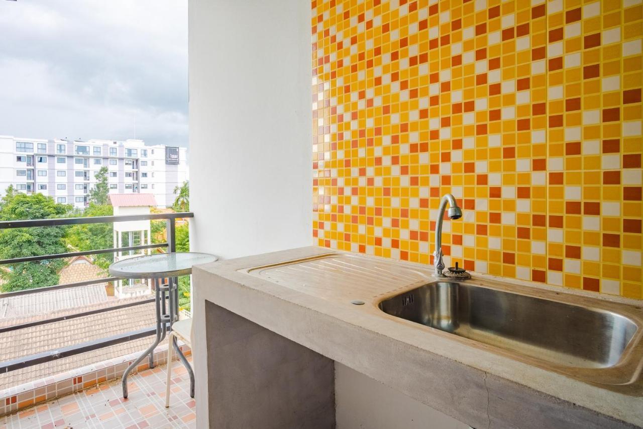 Apartamento Oyo 303 Phoomjai House Chalong Exterior foto