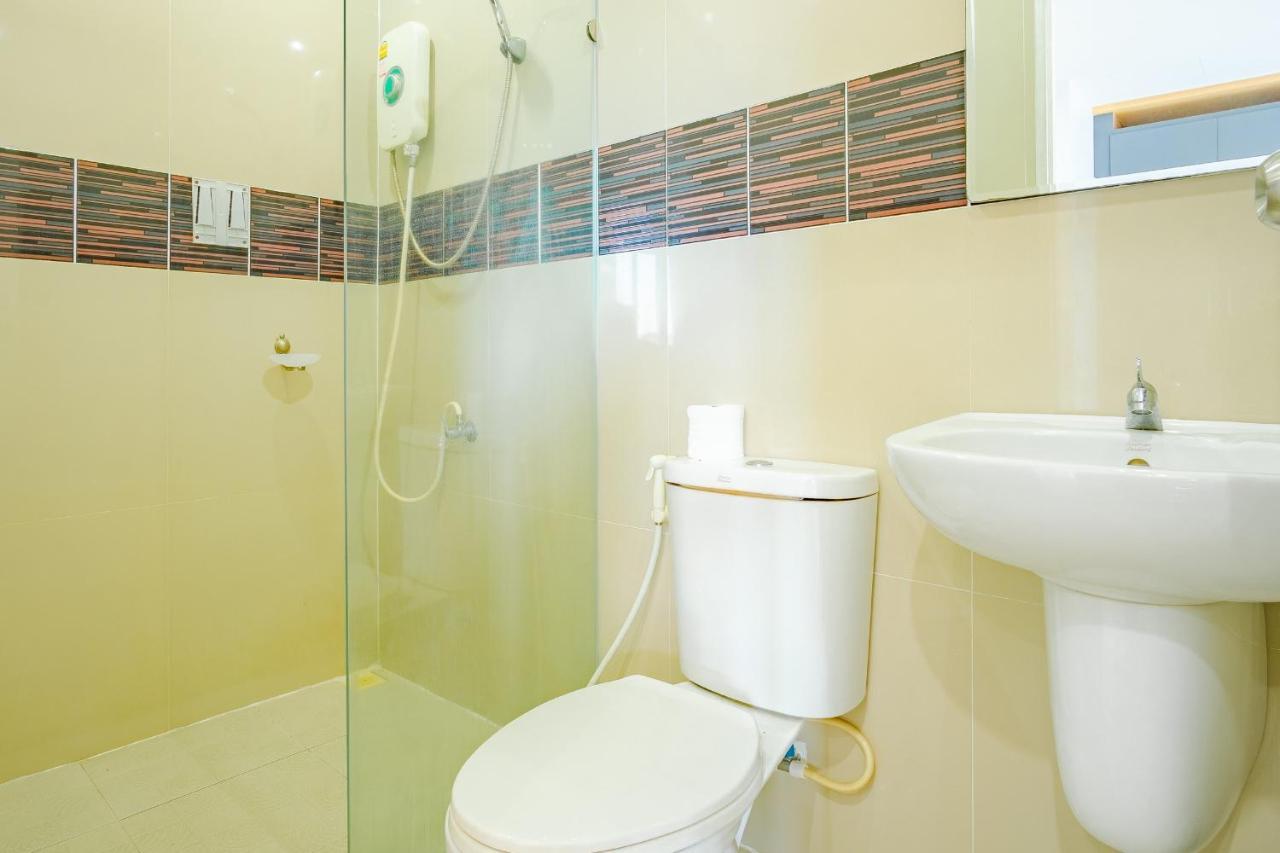 Apartamento Oyo 303 Phoomjai House Chalong Exterior foto