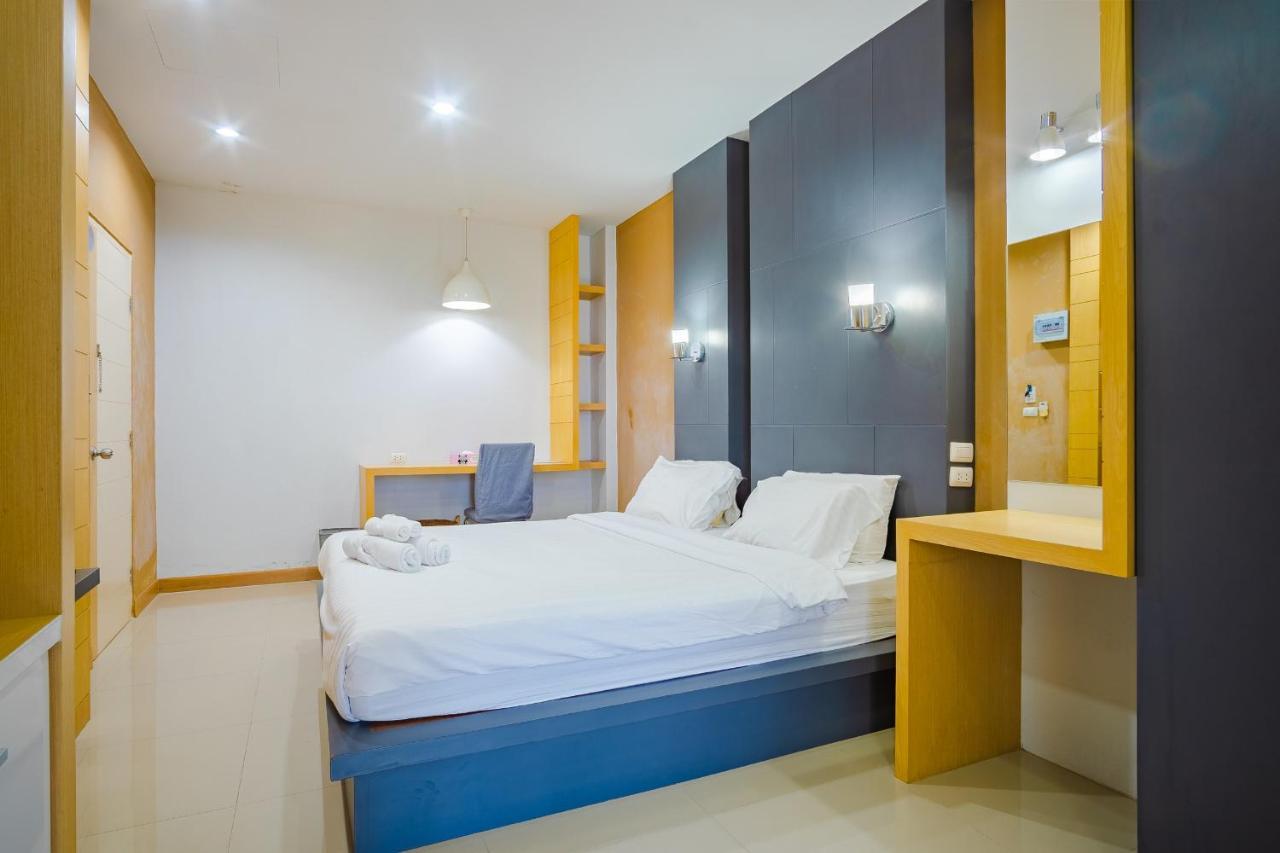 Apartamento Oyo 303 Phoomjai House Chalong Exterior foto